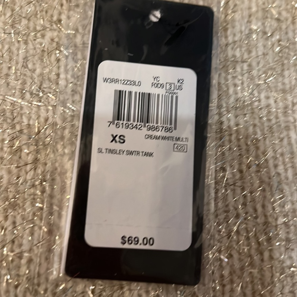 Guess 2 piece crop tank /skirt size Xs - Picture 5 of 5